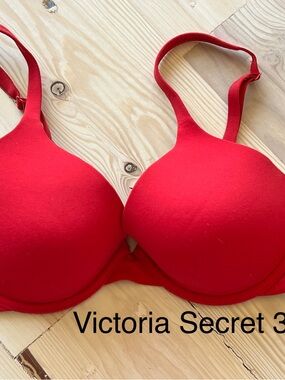 Victoria's Secret Red Padded T-Shirt Bra